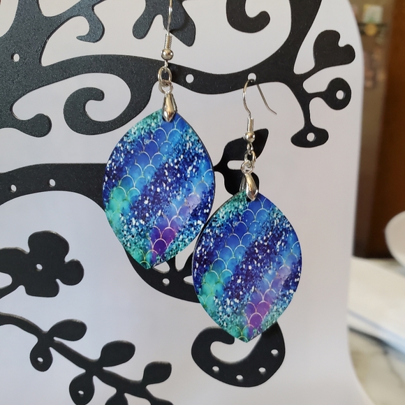 Mermaid Scales Earrings - Picture 7 of 7